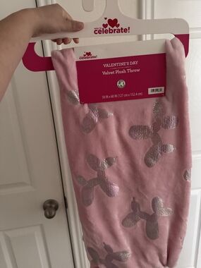 Valentine's Day Velvet Plush Throw - Pink with Silver Balloon Dog Hearts